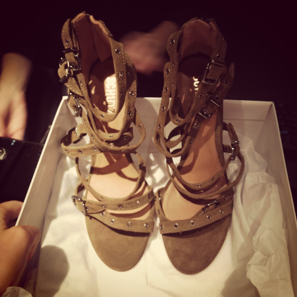 schutz Militär shoes gallerist